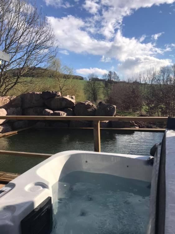 Les nuits insolites de la mothe - hébergement en bulle - tiny house avec spa privatif ou croisière fluviale Outremecourt Esterno foto