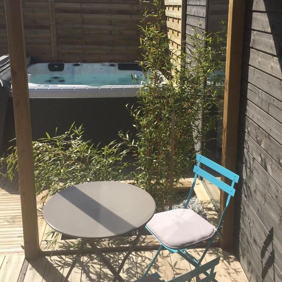 Les nuits insolites de la mothe - hébergement en bulle - tiny house avec spa privatif ou croisière fluviale Outremecourt Esterno foto